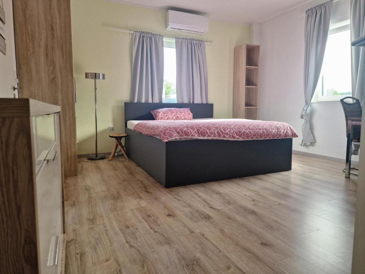 Ibo-Apart 1 Zimmer Apartment In Herzogenaurach Eksteriør billede